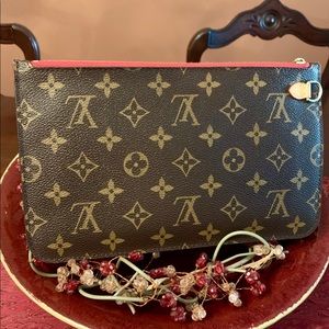 Louis Vuitton Neverfull Pouchette